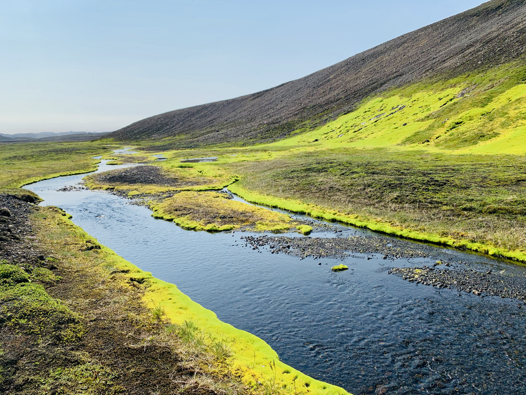 こちらアイスランド ４４ 宇宙のような原野で道が消えた 電波は届かない 食料も燃料も不十分 さて どうする 小倉悠加 Samejima Times