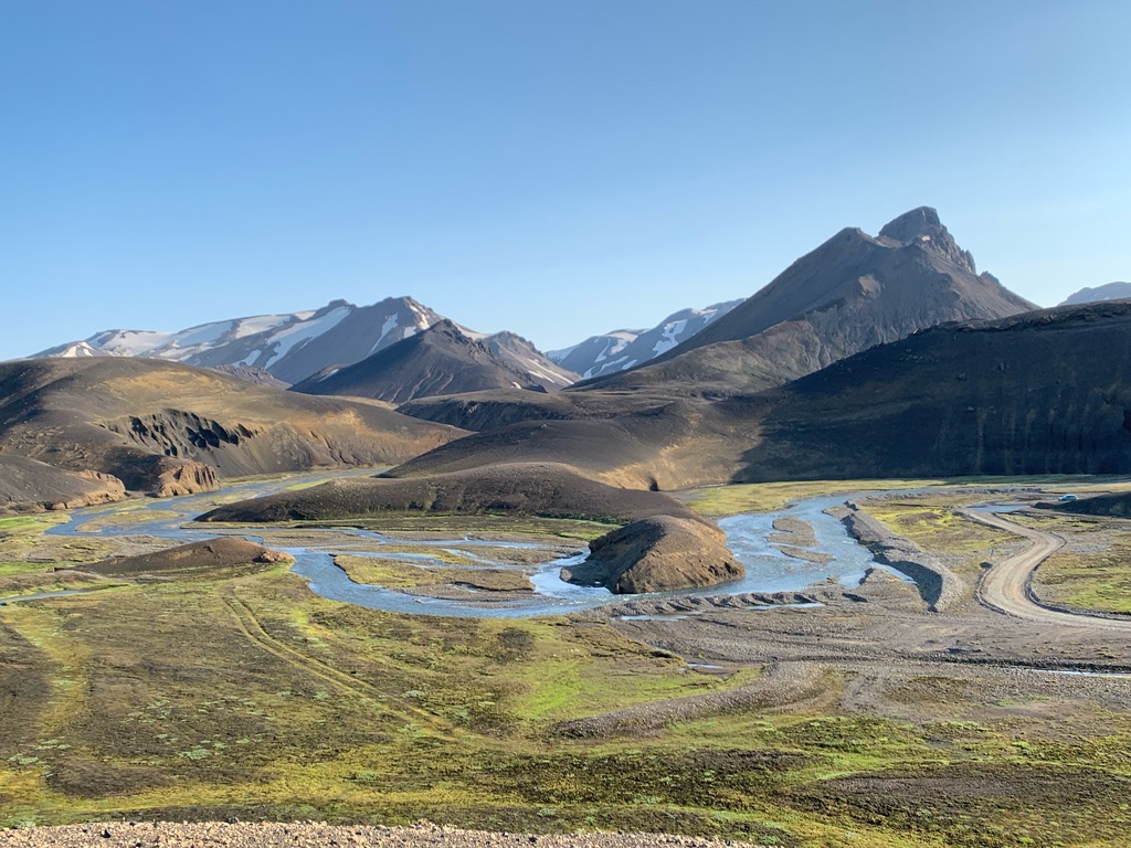 こちらアイスランド ４４ 宇宙のような原野で道が消えた 電波は届かない 食料も燃料も不十分 さて どうする 小倉悠加 Samejima Times